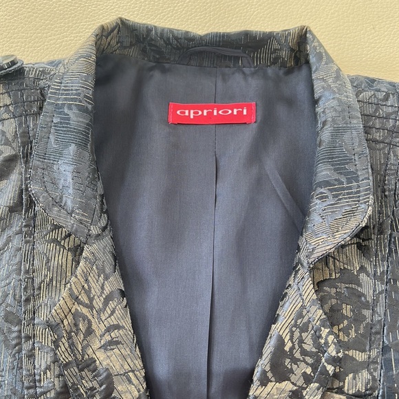Apriori; European Designer Jacket - Picture 5 of 6